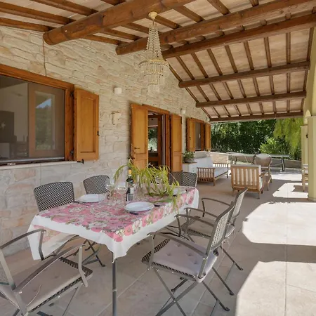 Casa vacanze Stunning In Giove